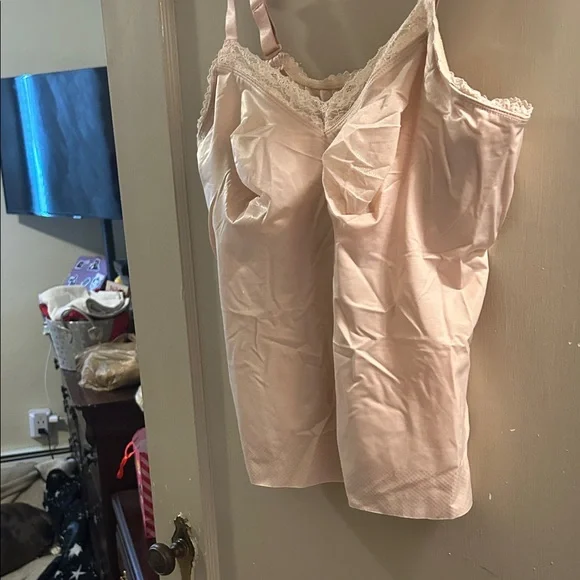 Two Ruby Ribbon Shapewear Bra Pieces - Picture 2 of 13